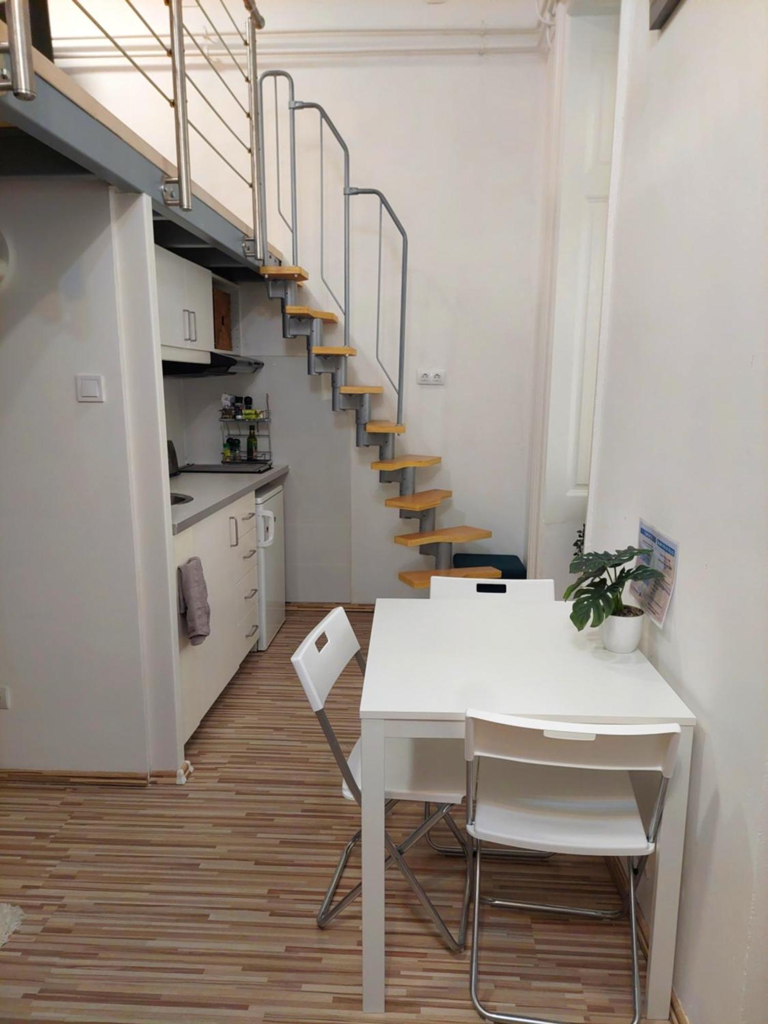 Stanka's Close To Opera Apartment
