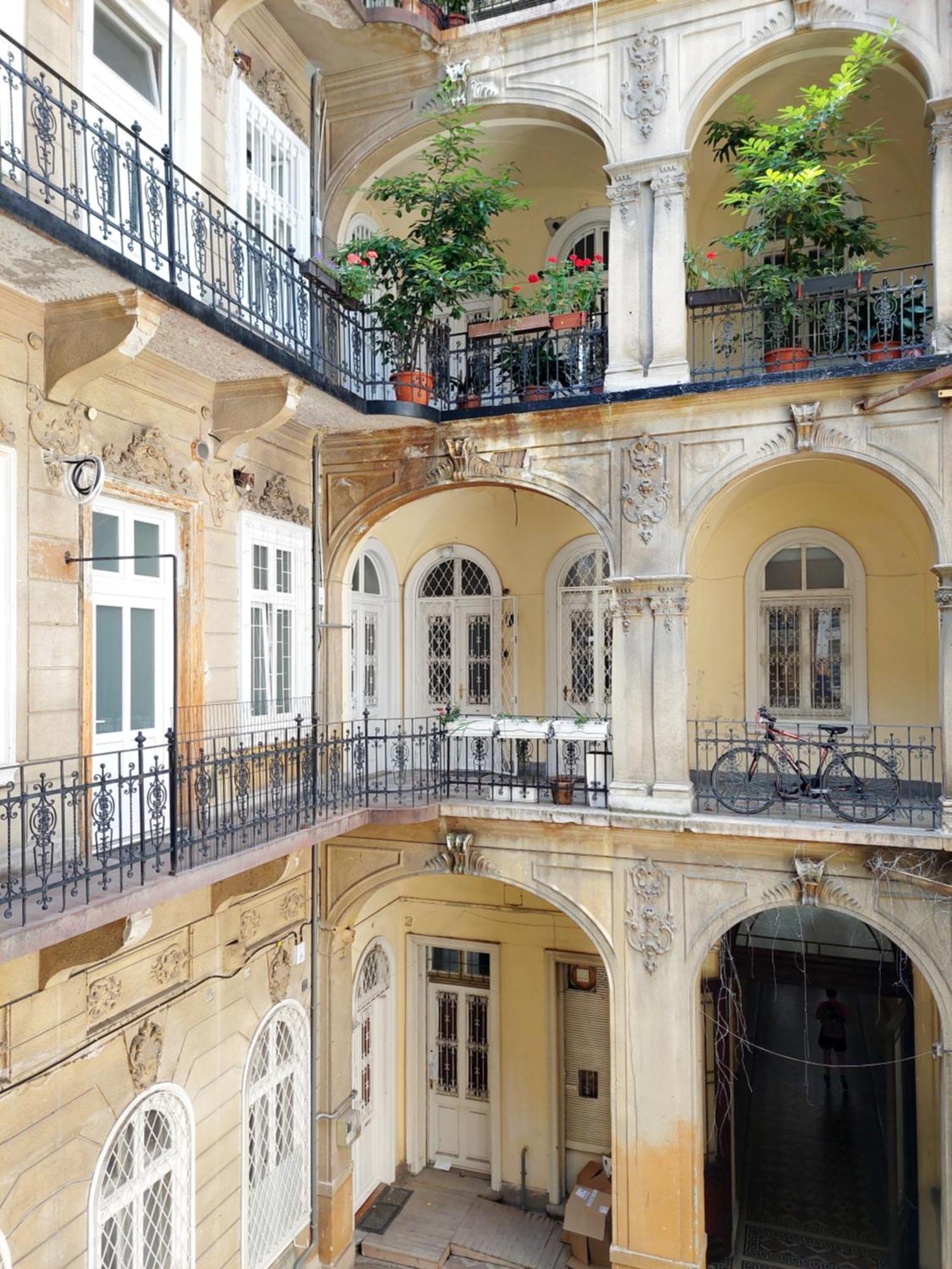 Stanka's Close To Opera Apartment *